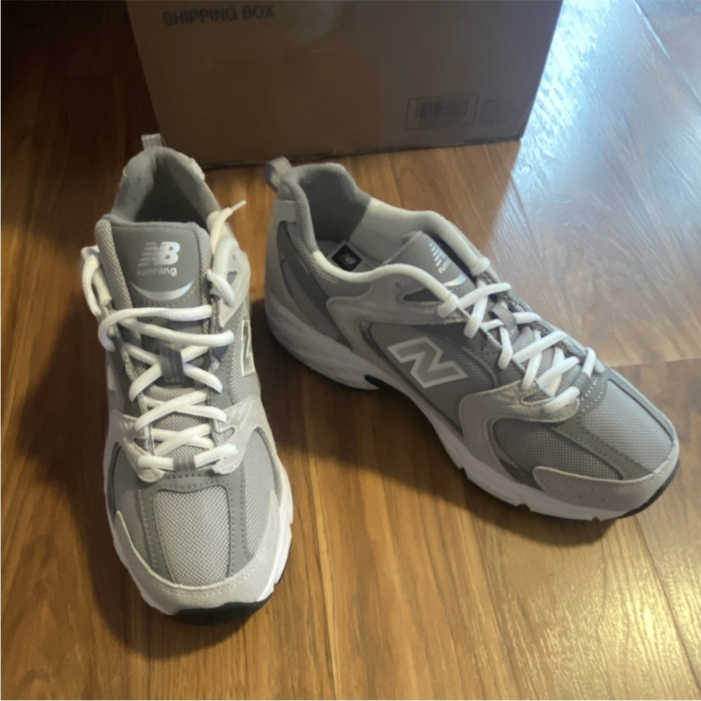 New Balance Gray and White Retro Running Sneakers - Picture 4 of 5